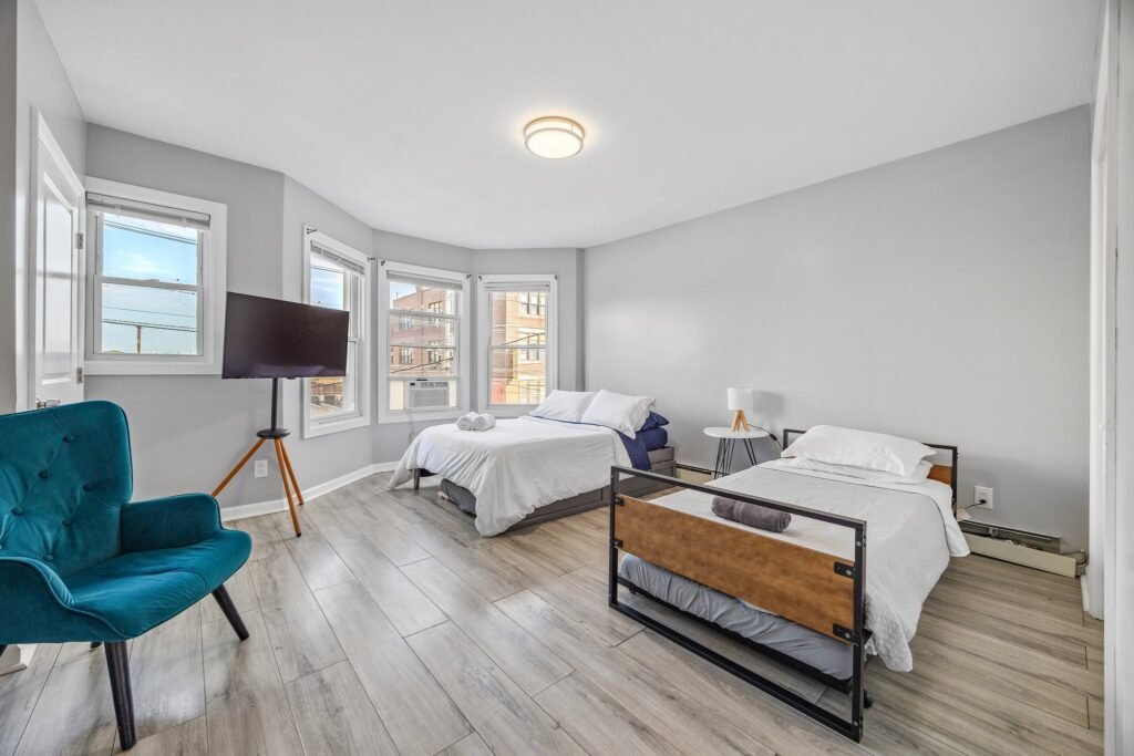 17-web-or-mls-274-summer-ave